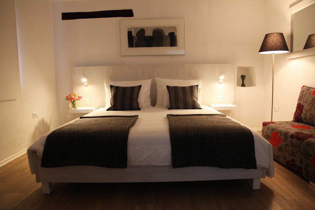 Boutique Hotel Dvor Dobrovo Cameră foto