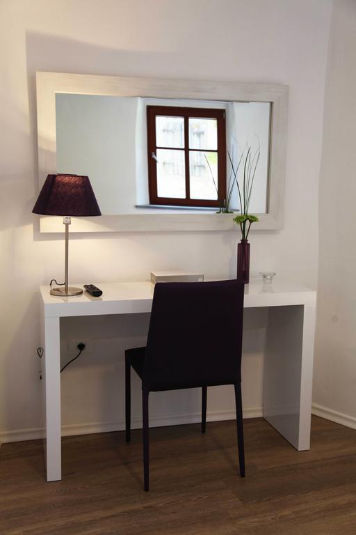 Boutique Hotel Dvor Dobrovo Cameră foto