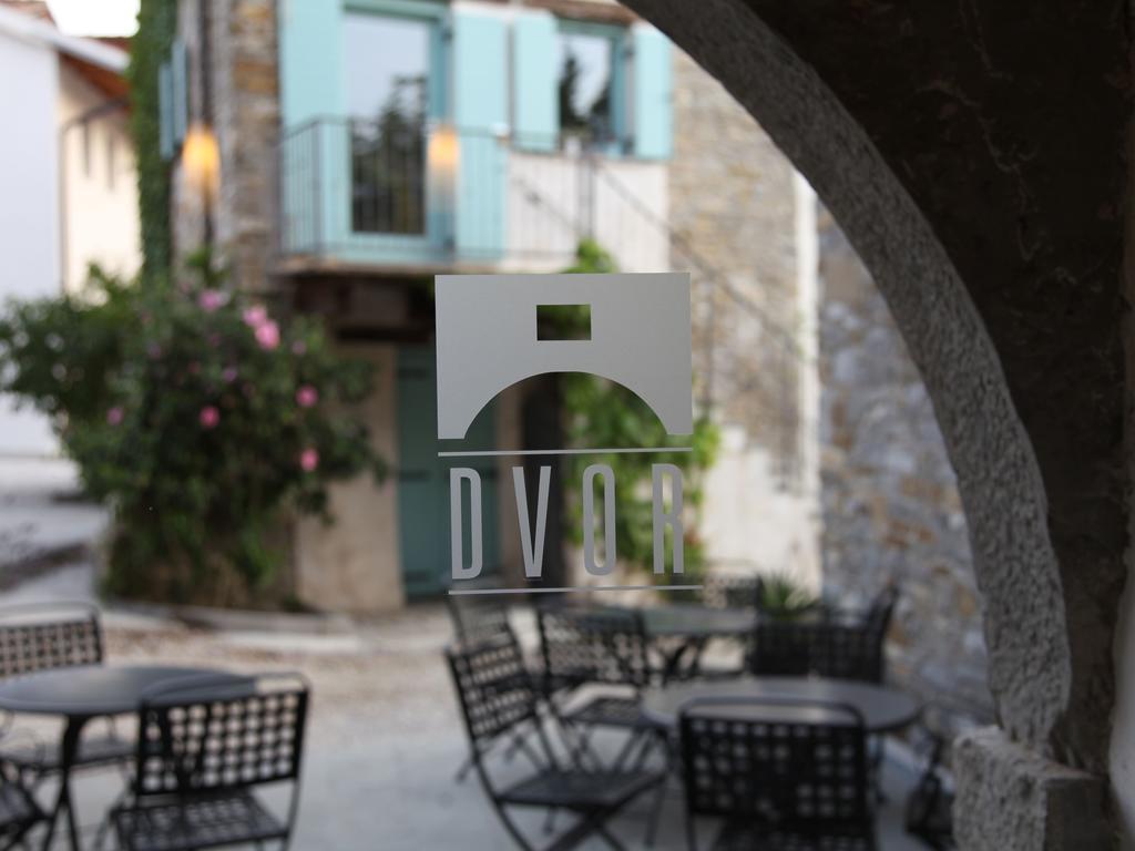 Boutique Hotel Dvor Dobrovo Exterior foto